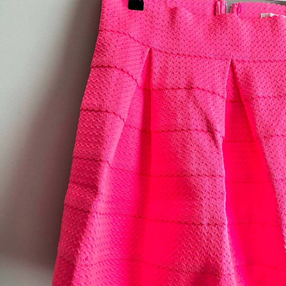 Structured Stretch Neon Pink Skirt - Picture 2 of 3